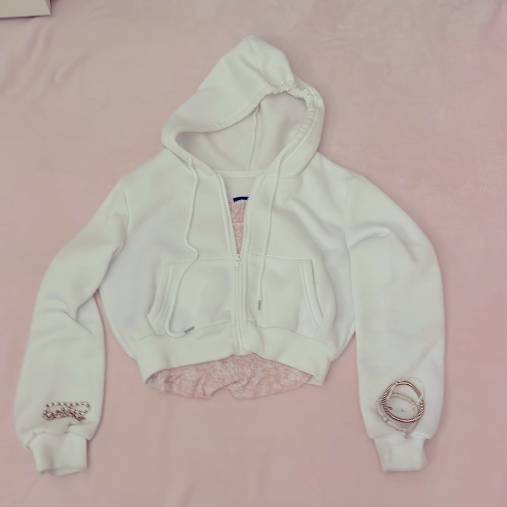 White cropped Amazon zip up. Size women’s xs.